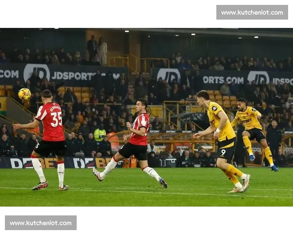 前曼联铁卫力荐双星：姆贝莫锋线利刃 + 库尼亚中场新核